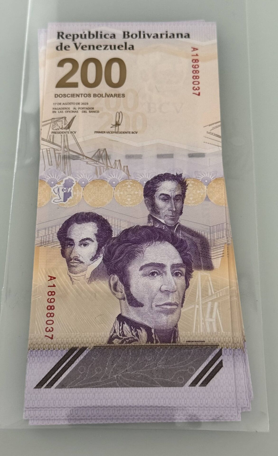 Venezuela 200 Bolivar, P.Yeni, 2025, ÇİL